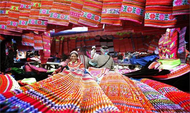 Colorfull Weekly Market in Bac Ha