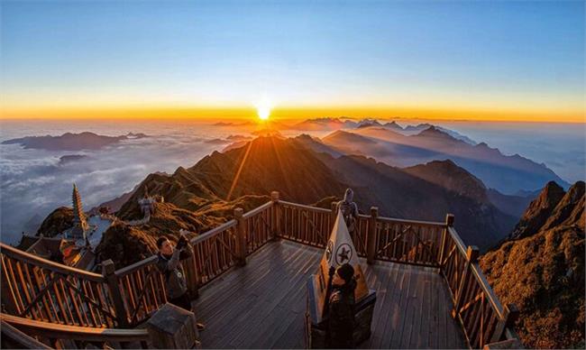 Discover Fansipan - the highest mountain in Vietnam
